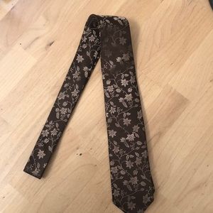 English Laundry silk tie